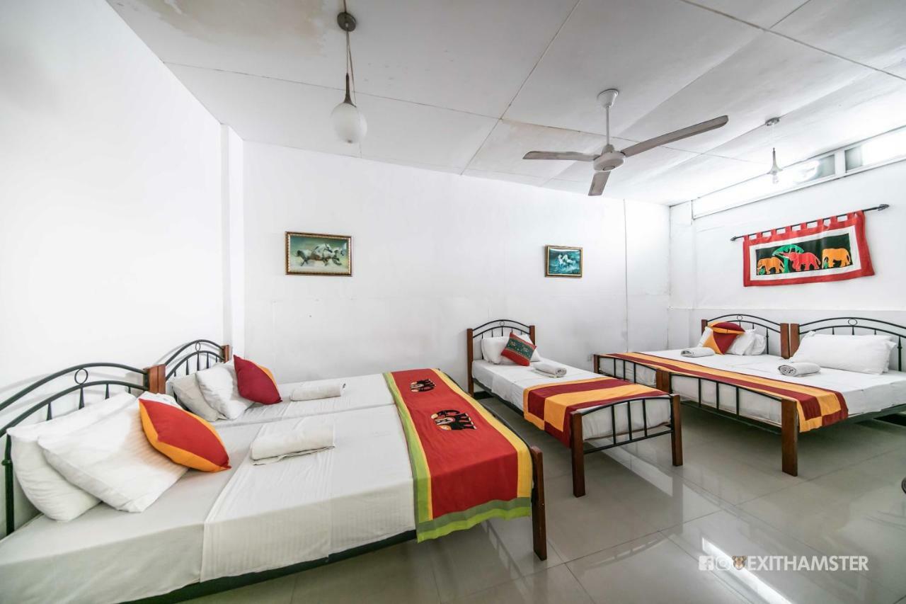 Charlton Kandy City Rest Extérieur photo