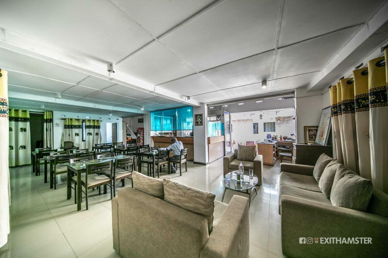 Charlton Kandy City Rest Extérieur photo