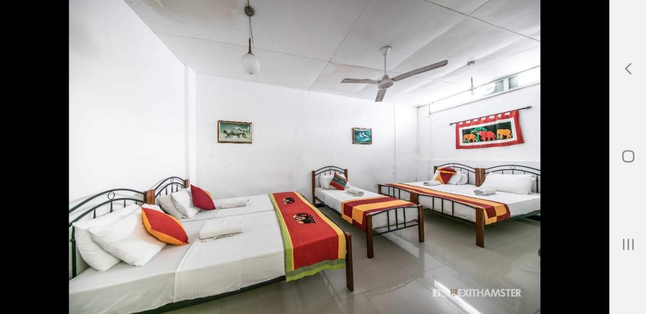 Charlton Kandy City Rest Extérieur photo
