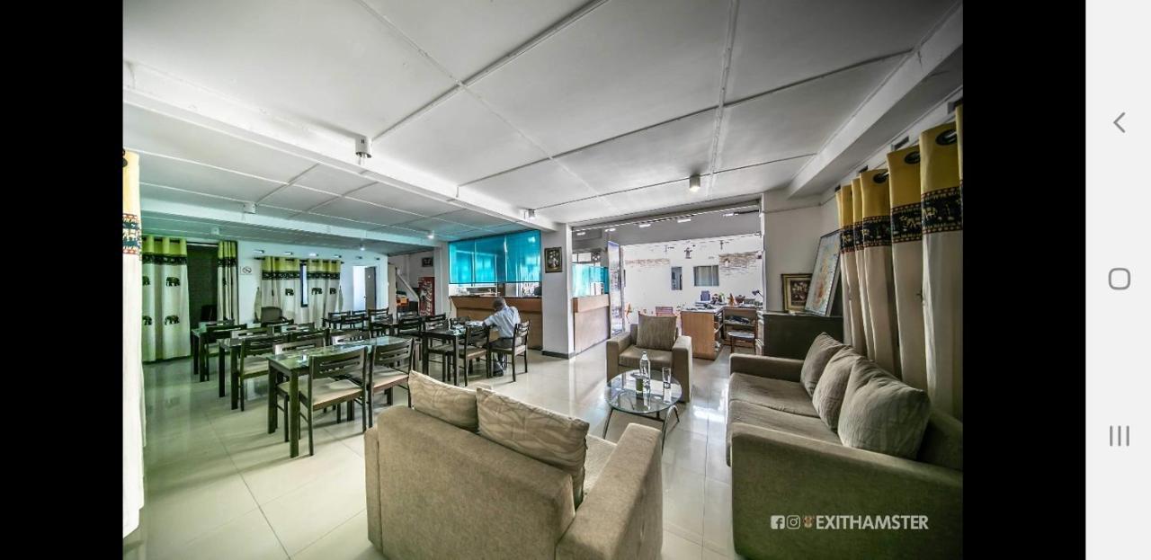 Charlton Kandy City Rest Extérieur photo